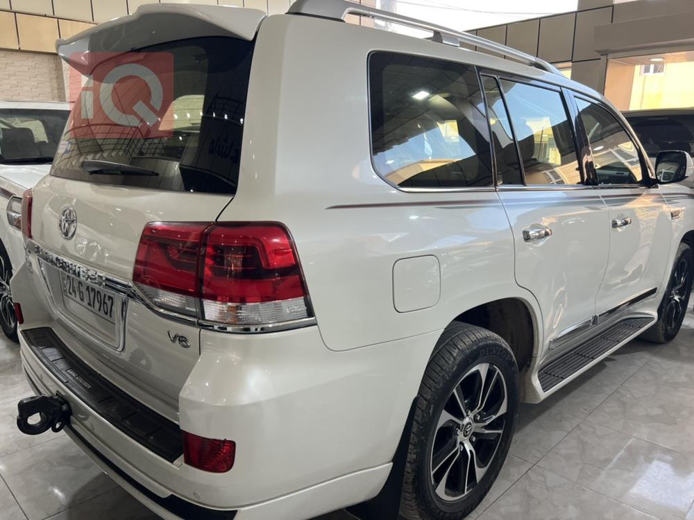 تويوتا لاندكروزر